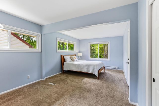 676 Shryer Avenue W, Roseville, MN 55113