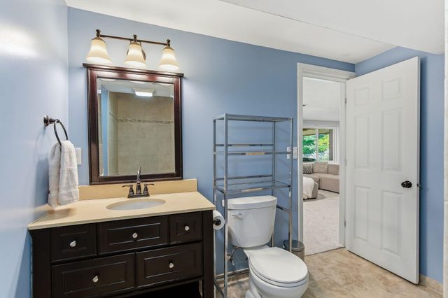 676 Shryer Avenue W, Roseville, MN 55113