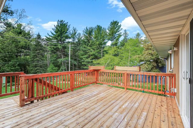 676 Shryer Avenue W, Roseville, MN 55113