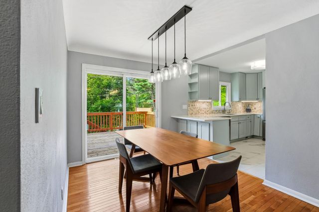 676 Shryer Avenue W, Roseville, MN 55113