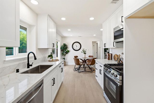 2285 John Still Dr, Sacramento, CA 95832