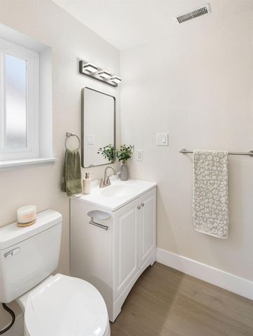 2285 John Still Dr, Sacramento, CA 95832