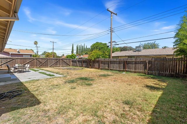 2285 John Still Dr, Sacramento, CA 95832