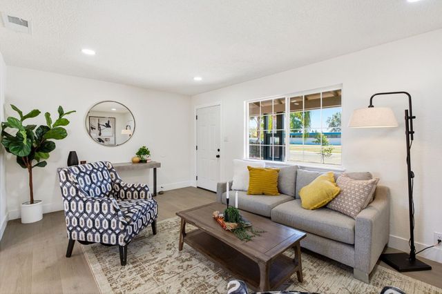 2285 John Still Dr, Sacramento, CA 95832
