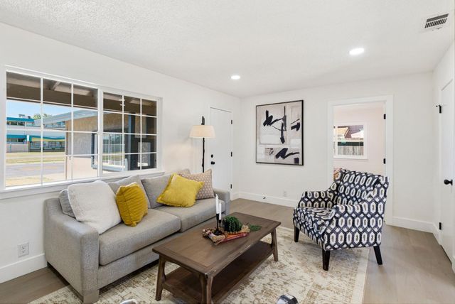 2285 John Still Dr, Sacramento, CA 95832