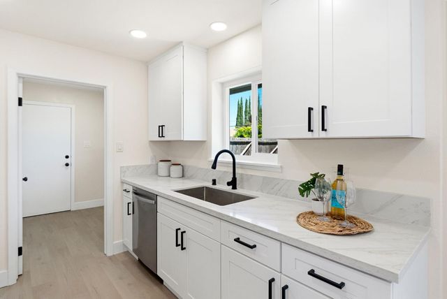 2285 John Still Dr, Sacramento, CA 95832