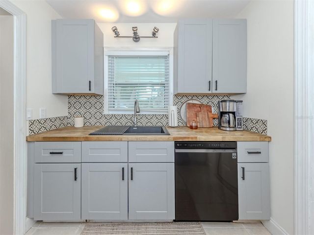 929 CYPRESS AVENUE, Venice, FL 34285