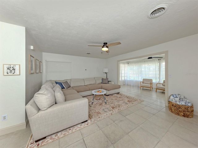 929 CYPRESS AVENUE, Venice, FL 34285