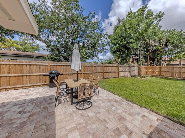 929 CYPRESS AVENUE, Venice, FL 34285