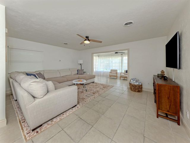 929 CYPRESS AVENUE, Venice, FL 34285