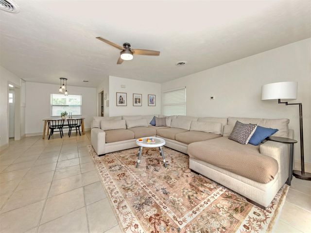 929 CYPRESS AVENUE, Venice, FL 34285
