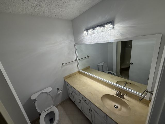 816 Old Coach Pl, Hermitage, TN 37076