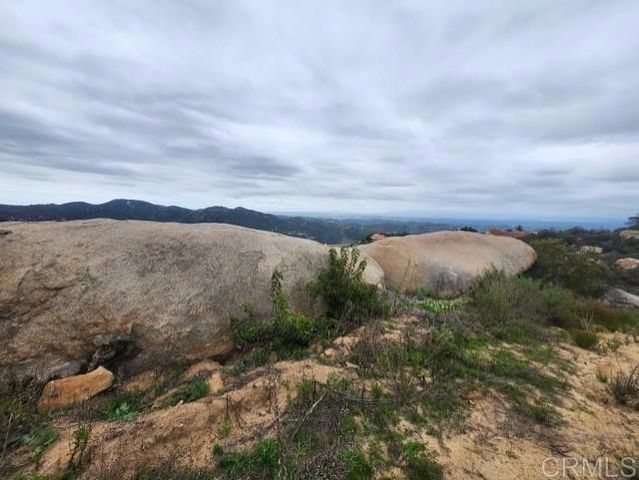 W Meadow Glen Way, Escondido, CA 92026