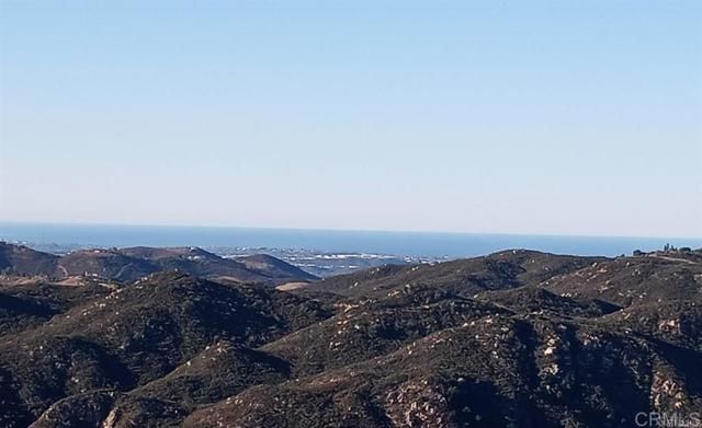 W Meadow Glen Way, Escondido, CA 92026