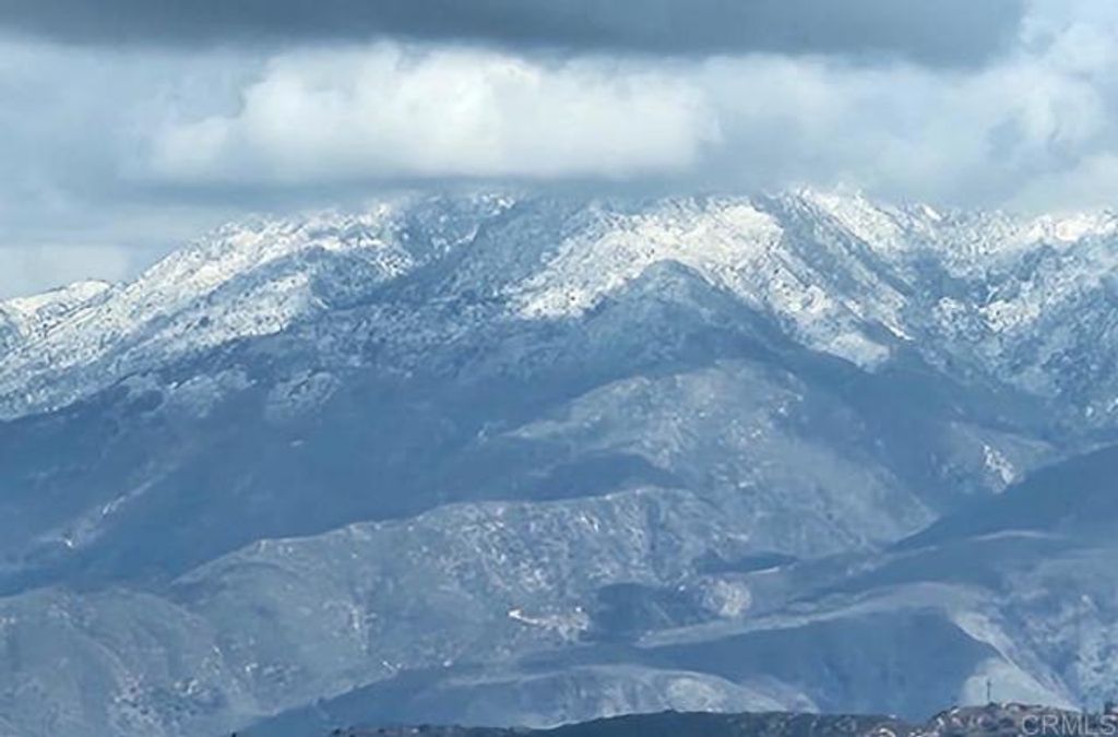 W Meadow Glen Way, Escondido, CA 92026