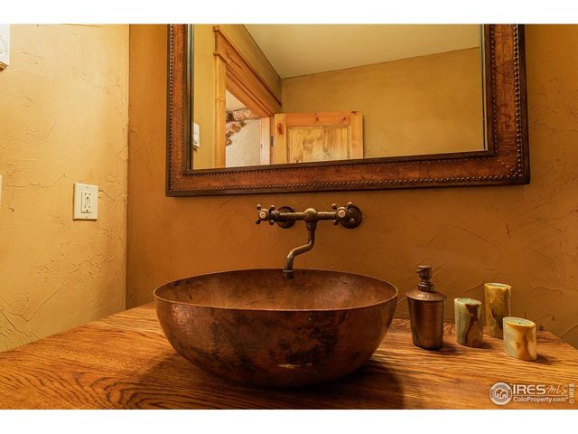 8576 Niwot Meadow Farm Rd, Niwot, CO 80503