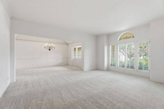 382 E Walnut Hill Avenue, Fresno, CA 93720