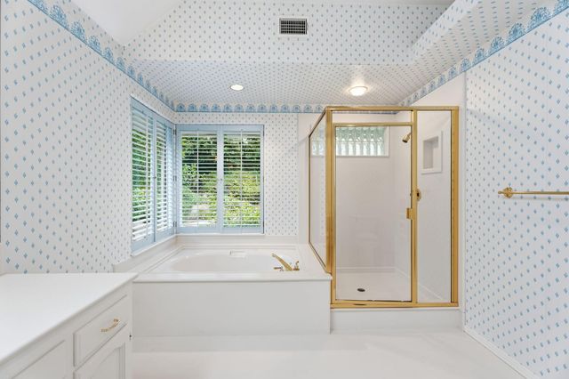 382 E Walnut Hill Avenue, Fresno, CA 93720