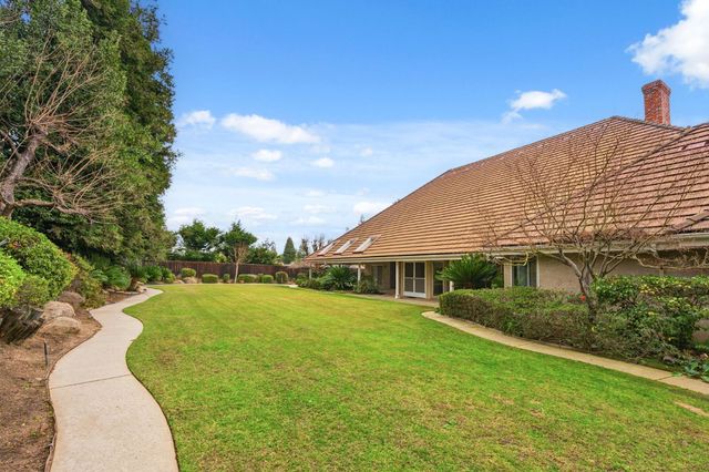 382 E Walnut Hill Avenue, Fresno, CA 93720