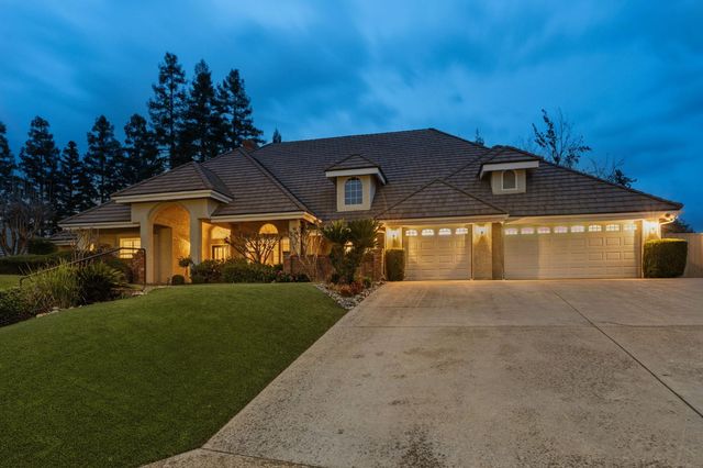 382 E Walnut Hill Avenue, Fresno, CA 93720