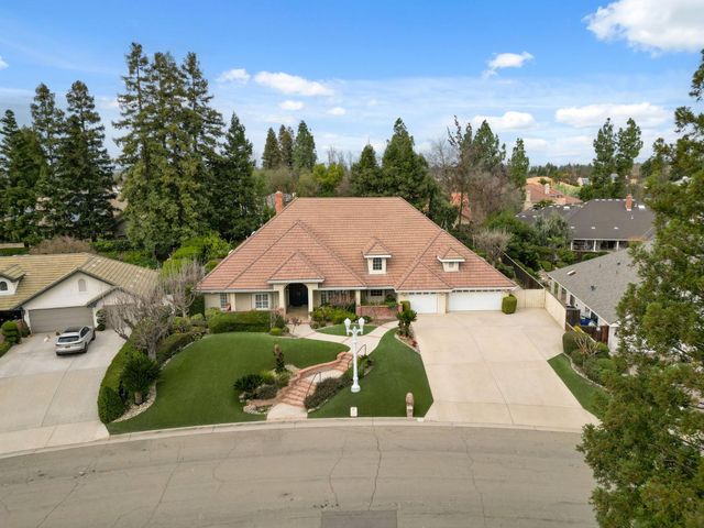 382 E Walnut Hill Avenue, Fresno, CA 93720