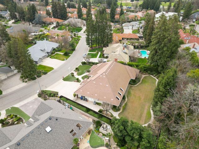 382 E Walnut Hill Avenue, Fresno, CA 93720