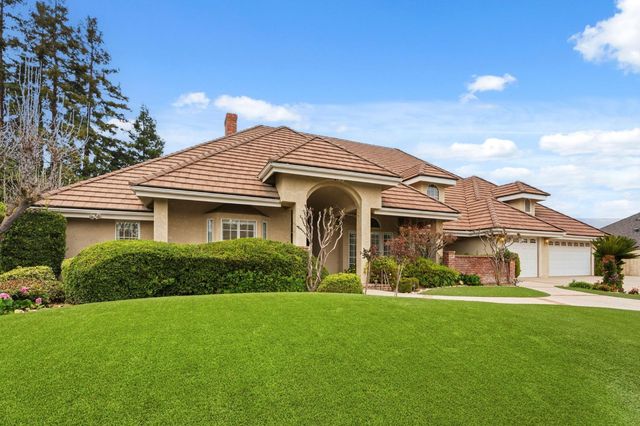 382 E Walnut Hill Avenue, Fresno, CA 93720