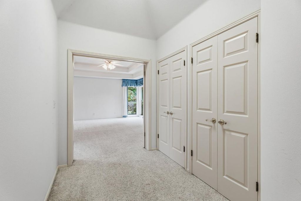 Image 28 of property listing at 382 E Walnut Hill Avenue, Fresno, CA 93720