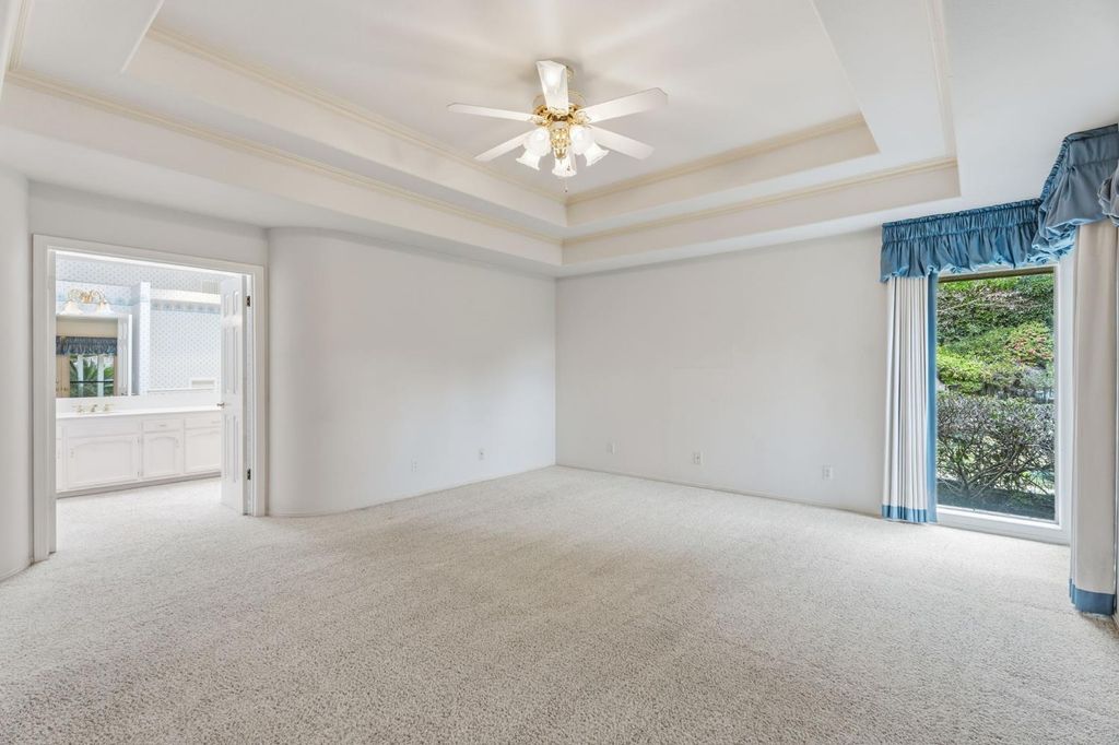 Image 29 of property listing at 382 E Walnut Hill Avenue, Fresno, CA 93720