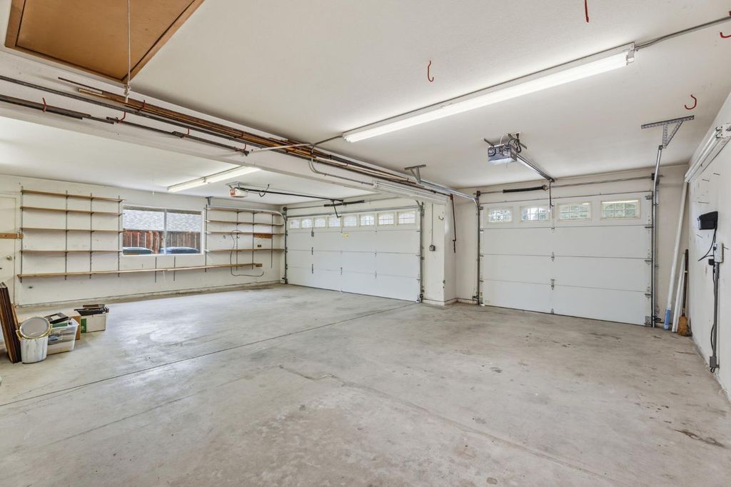 Image 46 of property listing at 382 E Walnut Hill Avenue, Fresno, CA 93720