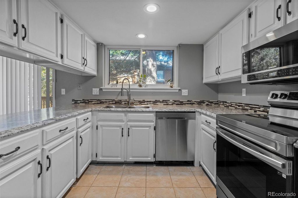 12615 W Bayaud Avenue 29, Lakewood, CO 80228