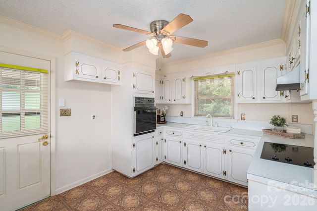 13 Spruce Pine Drive, Belmont, NC 28012