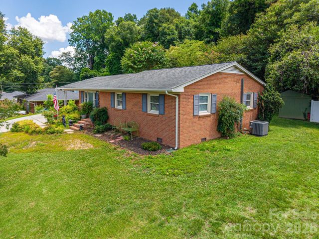 13 Spruce Pine Drive, Belmont, NC 28012