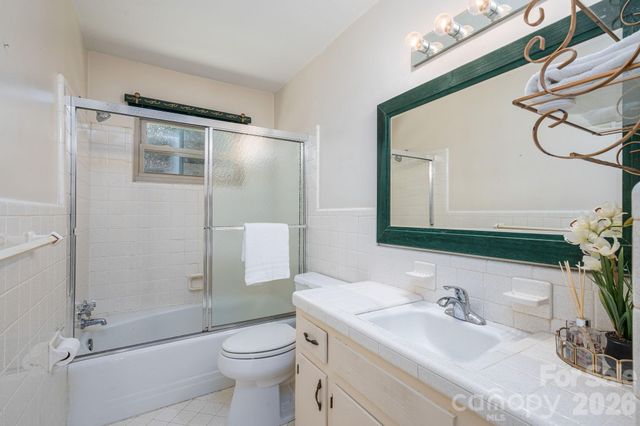 13 Spruce Pine Drive, Belmont, NC 28012