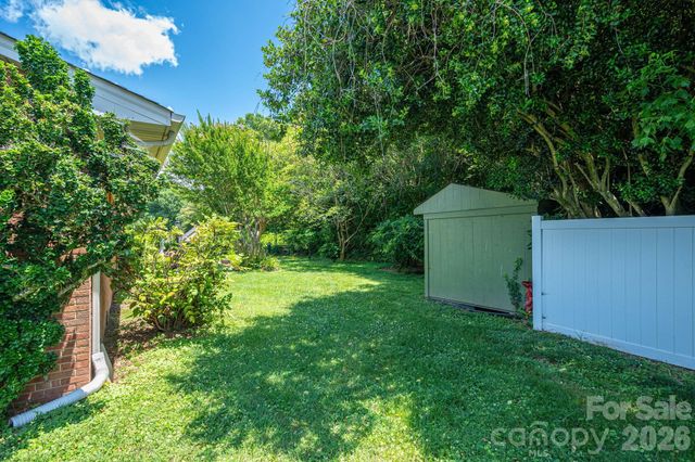 13 Spruce Pine Drive, Belmont, NC 28012
