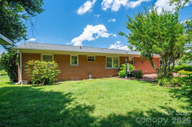 13 Spruce Pine Drive, Belmont, NC 28012