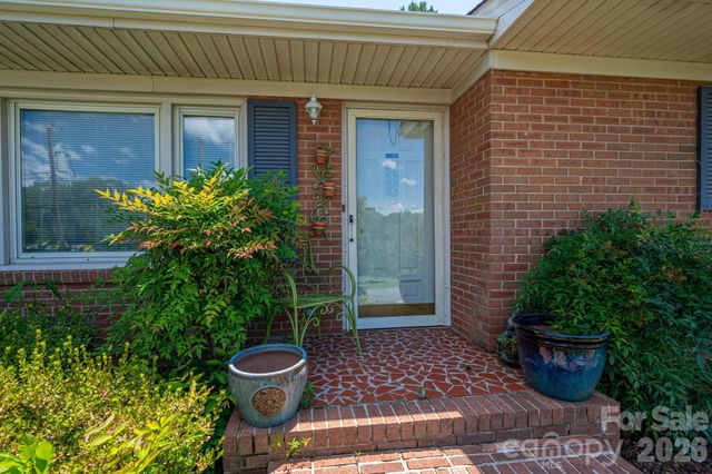 13 Spruce Pine Drive, Belmont, NC 28012