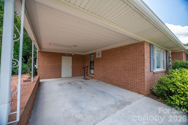 13 Spruce Pine Drive, Belmont, NC 28012