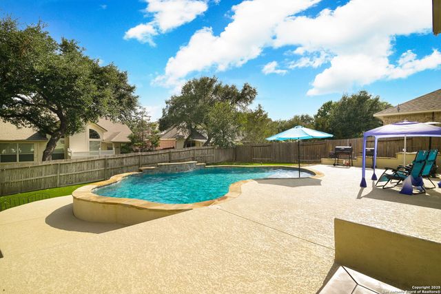 8918 Cordes, Helotes, TX 78023