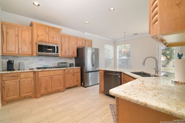 8918 Cordes, Helotes, TX 78023