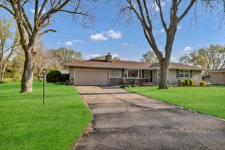 405 Thomas Drive, Sycamore, IL 60178