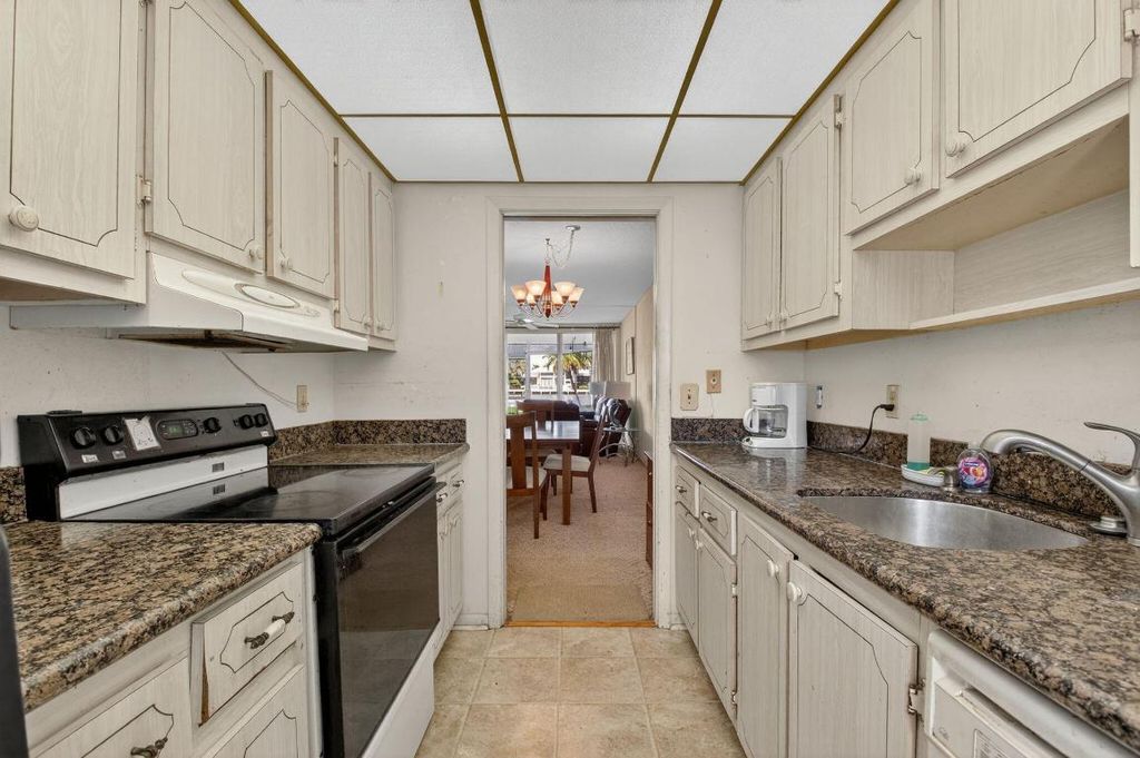 Image 16 of property listing at 3100 S Ocean Boulevard 102, Highland Beach, FL 33487