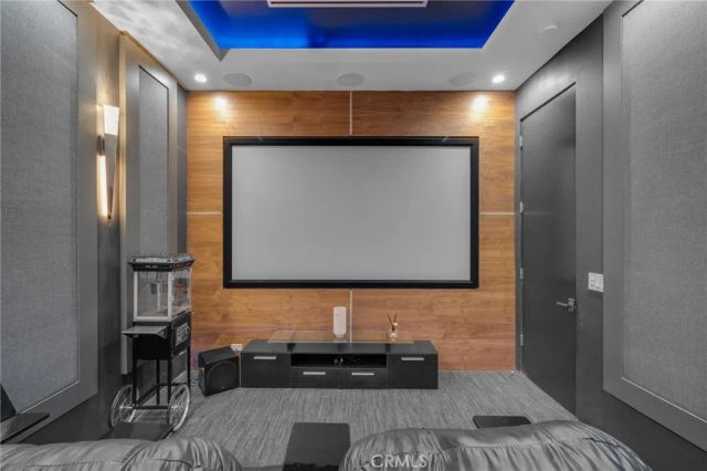 15231 Greenleaf Street, Sherman Oaks, CA 91403