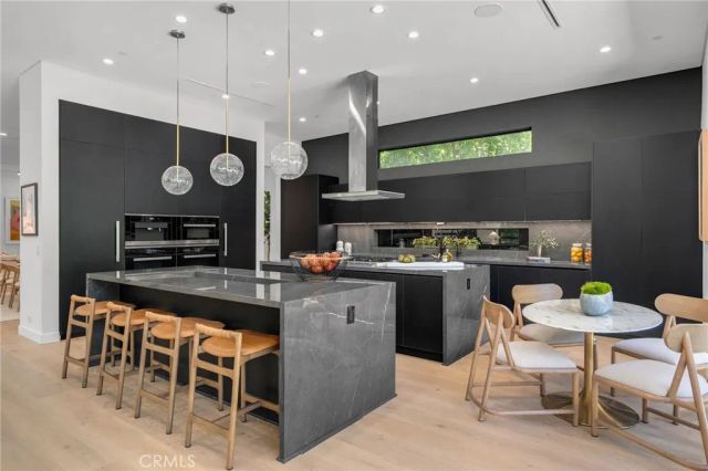 15231 Greenleaf Street, Sherman Oaks, CA 91403