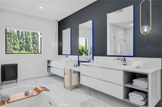 15231 Greenleaf Street, Sherman Oaks, CA 91403