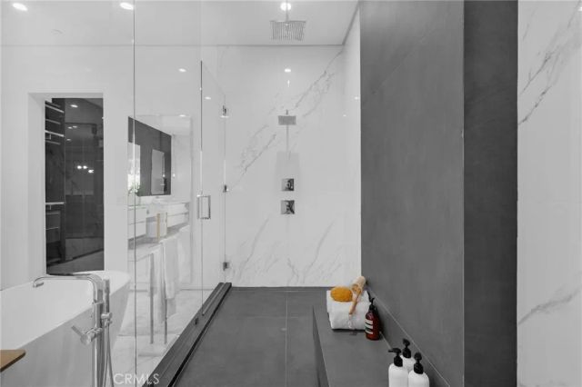 15231 Greenleaf Street, Sherman Oaks, CA 91403