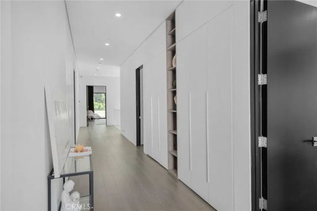 15231 Greenleaf Street, Sherman Oaks, CA 91403