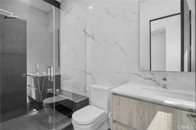 15231 Greenleaf Street, Sherman Oaks, CA 91403