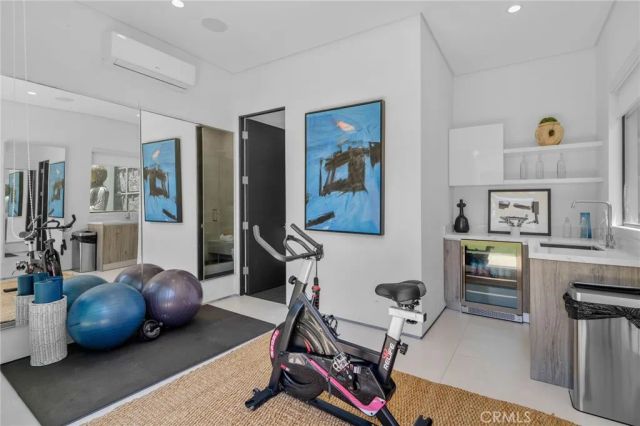 15231 Greenleaf Street, Sherman Oaks, CA 91403