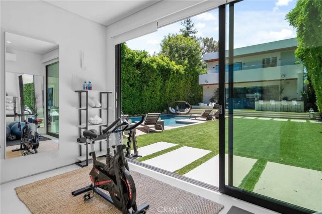 15231 Greenleaf Street, Sherman Oaks, CA 91403